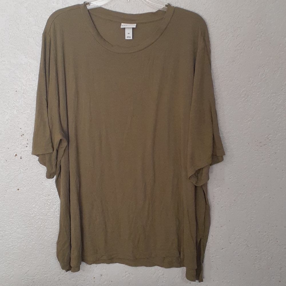 Nice plus size ribbed tee